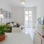 & Bright Apartment!! דירה *