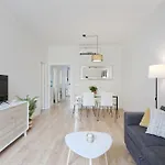 & Bright Apartment!! ברצלונה