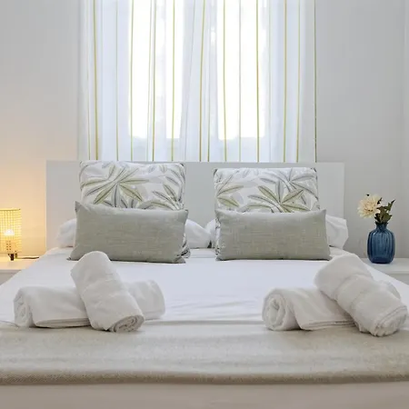 & Bright Apartment!! * ברצלונה