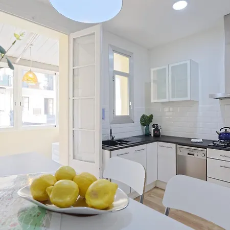 & Bright Apartment!! ברצלונה
