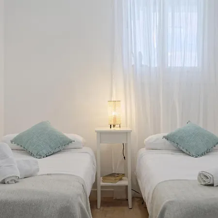 & Bright Apartment!! * ברצלונה