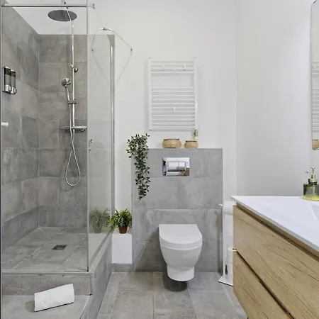 דירה & Bright Apartment!! *