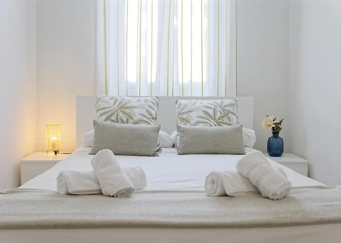 & Bright Apartment!! * Barcelona